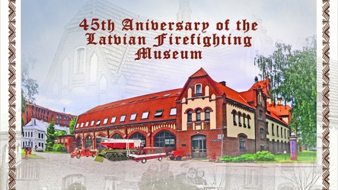 Izstādes afiša ar izstādes nosaukumu un ugunsdzēsības muzeja foto